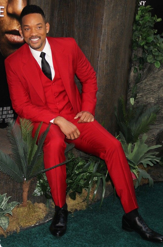 Will Smith' Red Suit: Modern Formalwear Will Smith in red suit