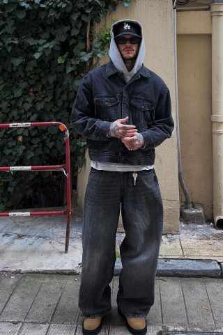 Workwear inspired baggy jeans outfit